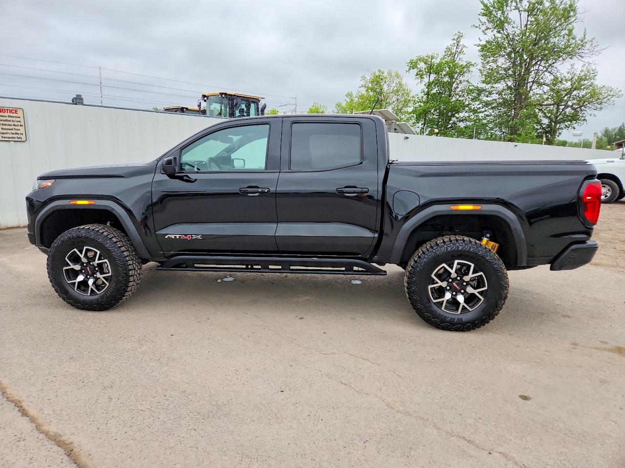 2025 GMC CANYON