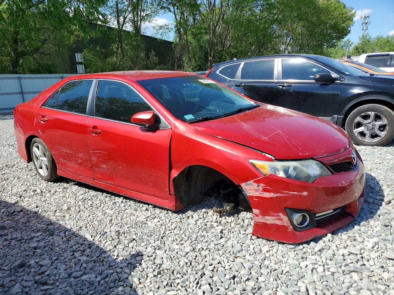 2014 TOYOTA CAMRY