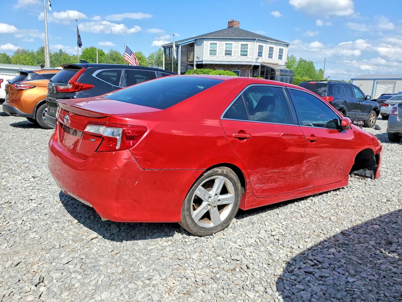 2014 TOYOTA CAMRY