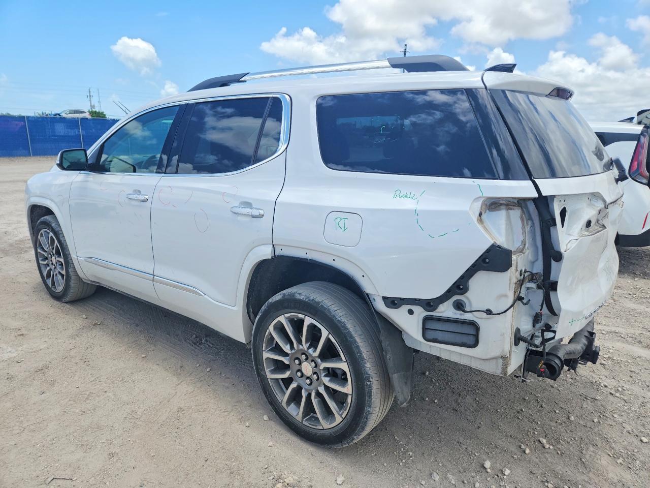 2022 GMC ACADIA DEN
