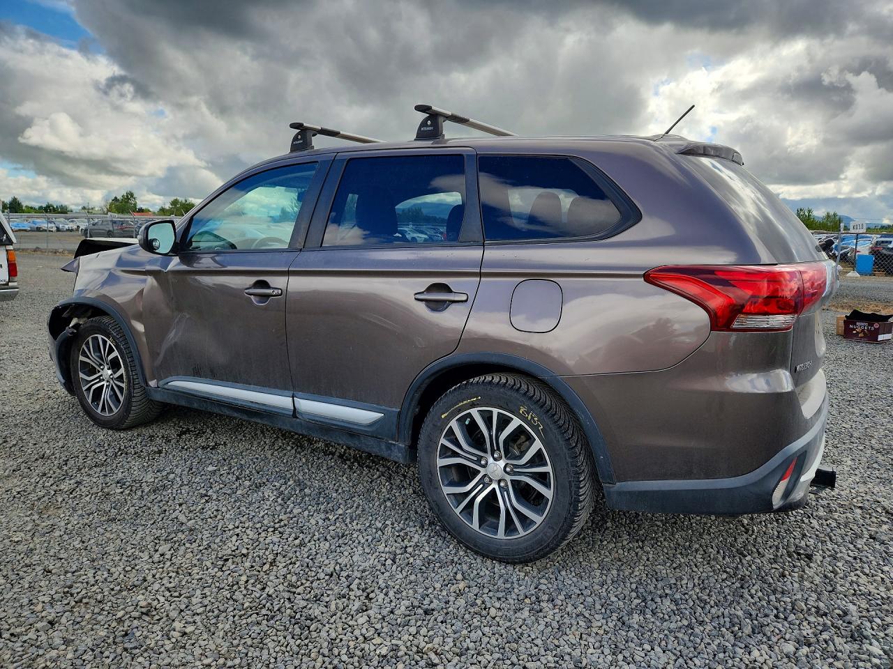 2016 MITSUBISHI OUTLANDER