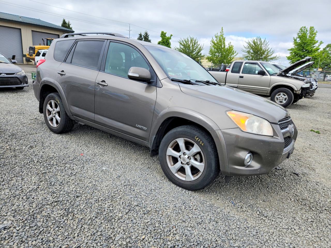 2011 TOYOTA RAV4