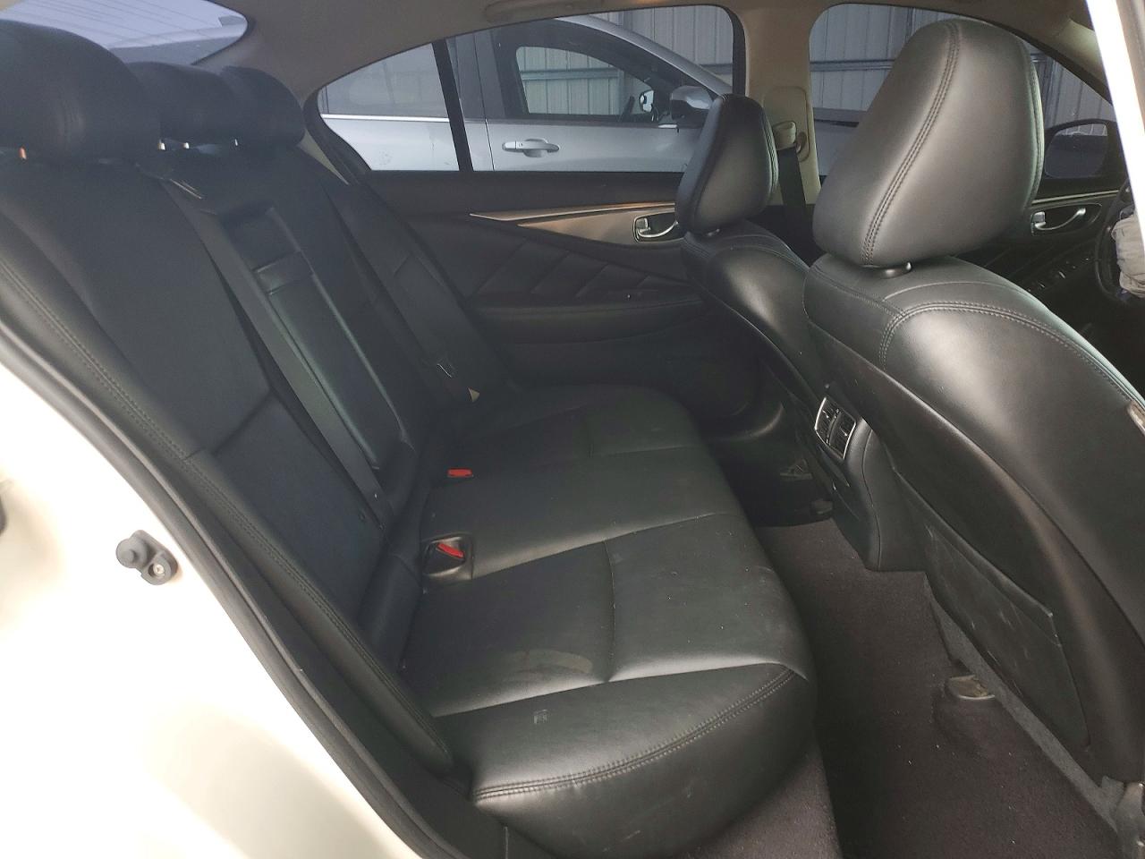 2015 INFINITI Q50