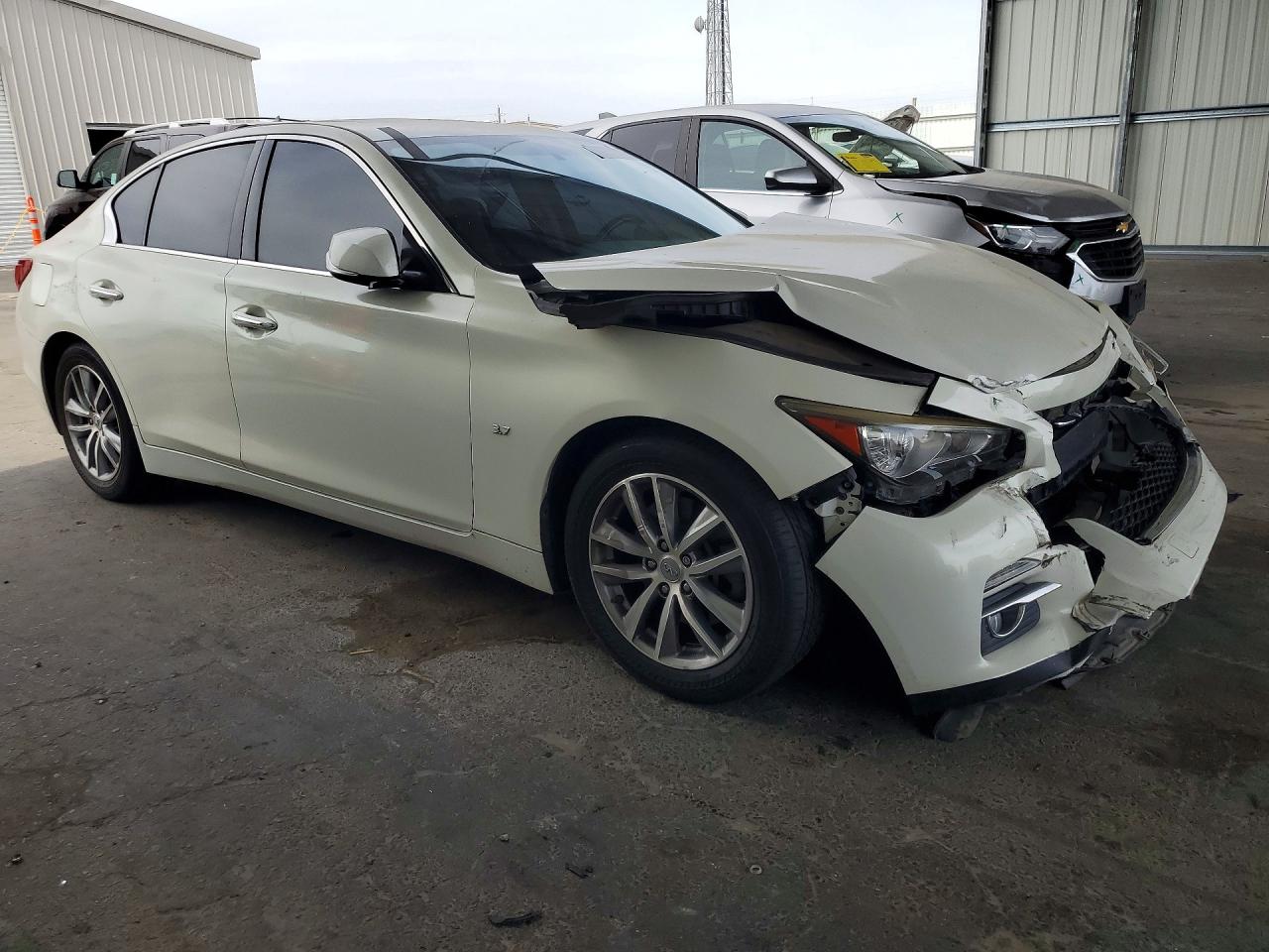2015 INFINITI Q50