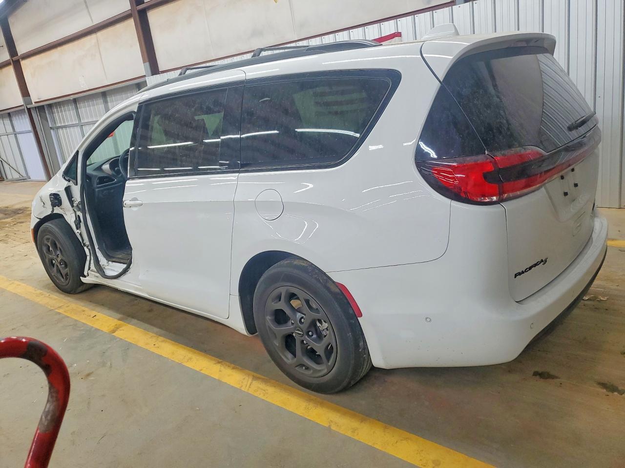 2021 CHRYSLER PACIFICA