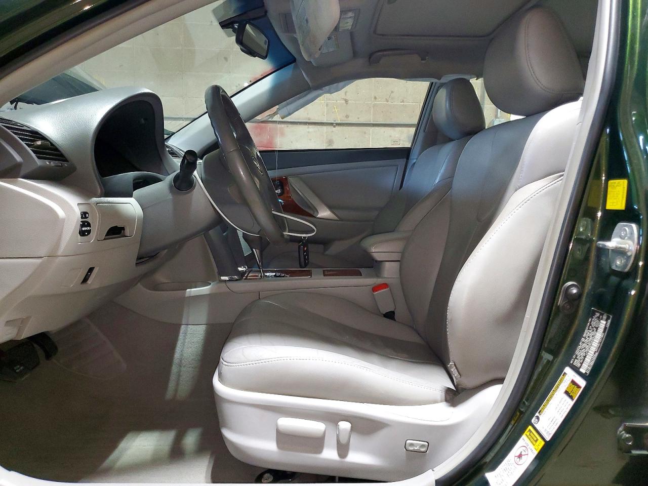 2011 TOYOTA CAMRY