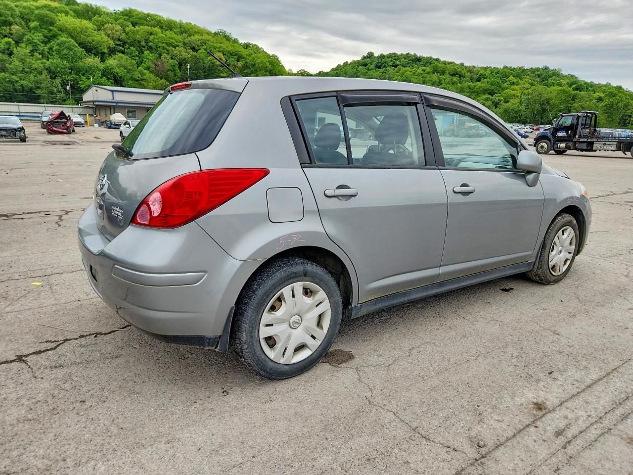 2011 NISSAN VERSA 1.8