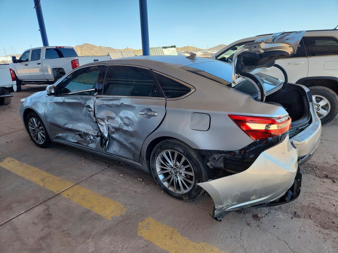 2016 TOYOTA AVALON