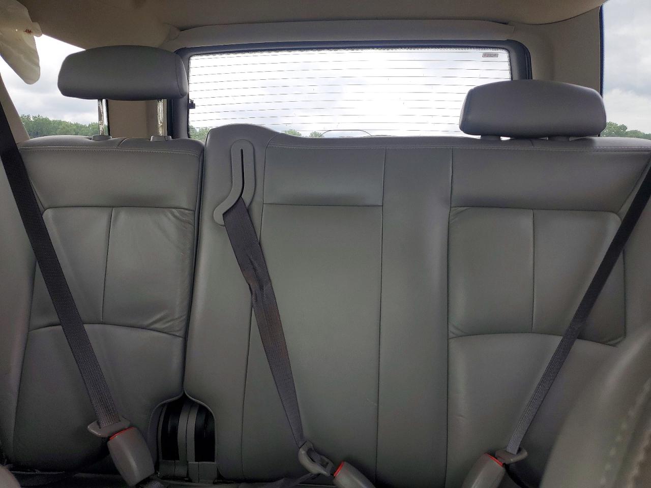 2005 SATURN VUE