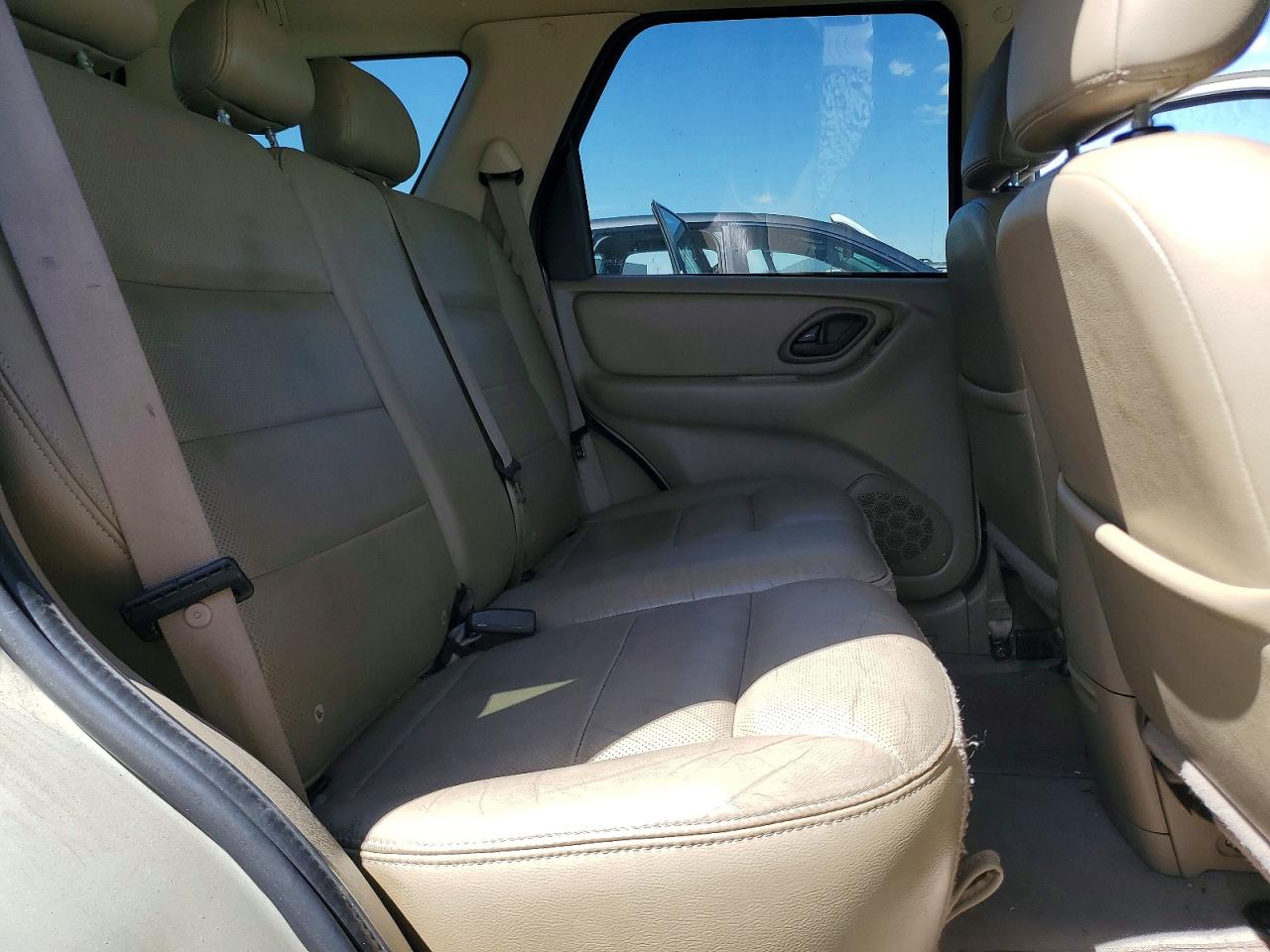 2005 FORD ESCAPE