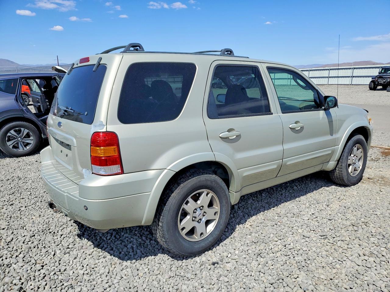 2005 FORD ESCAPE