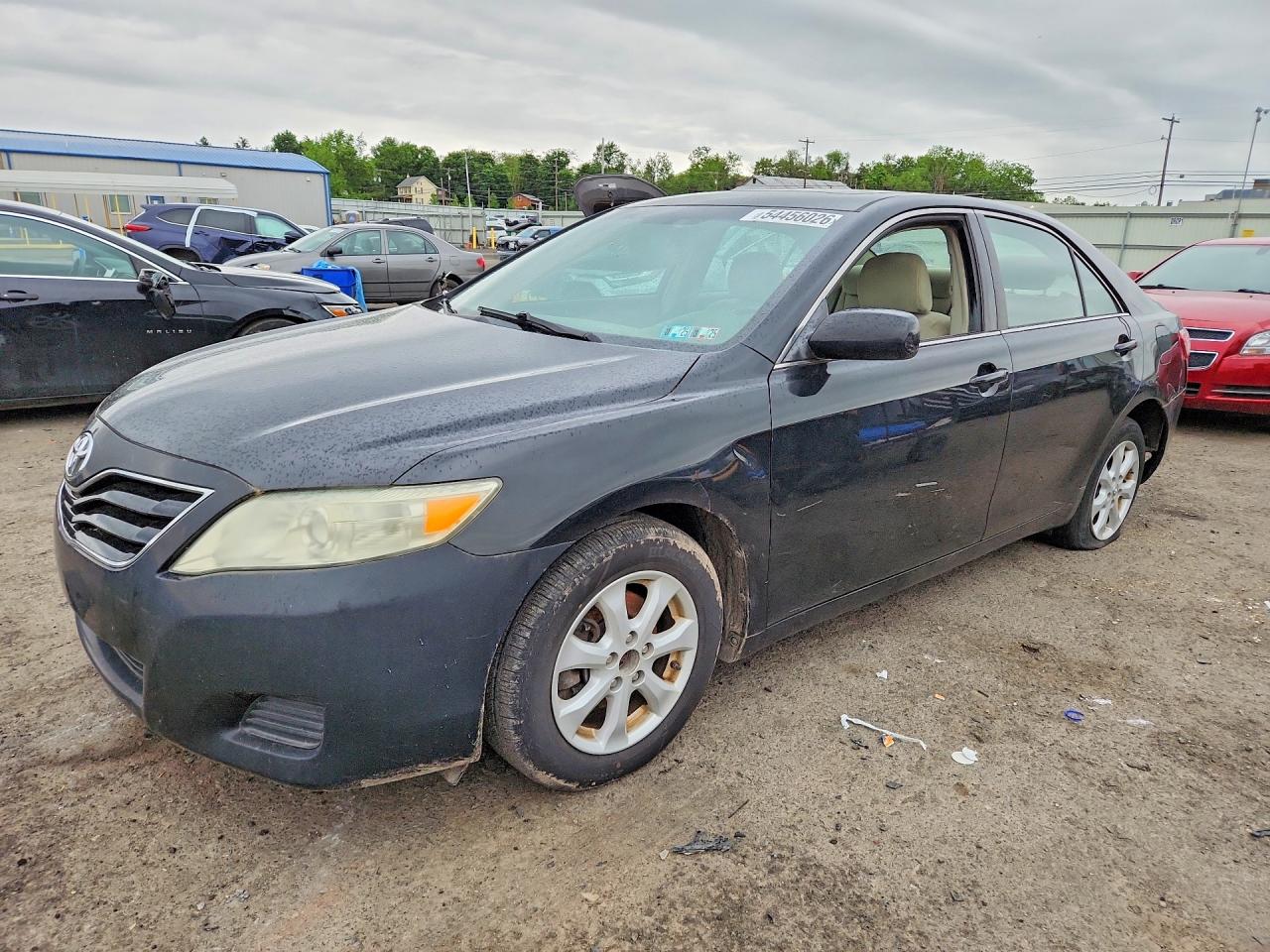 2011 TOYOTA CAMRY
