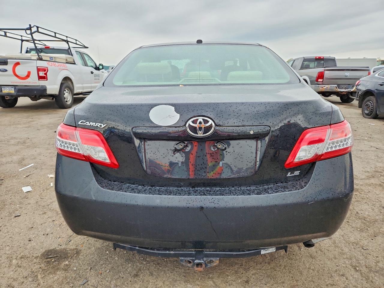 2011 TOYOTA CAMRY