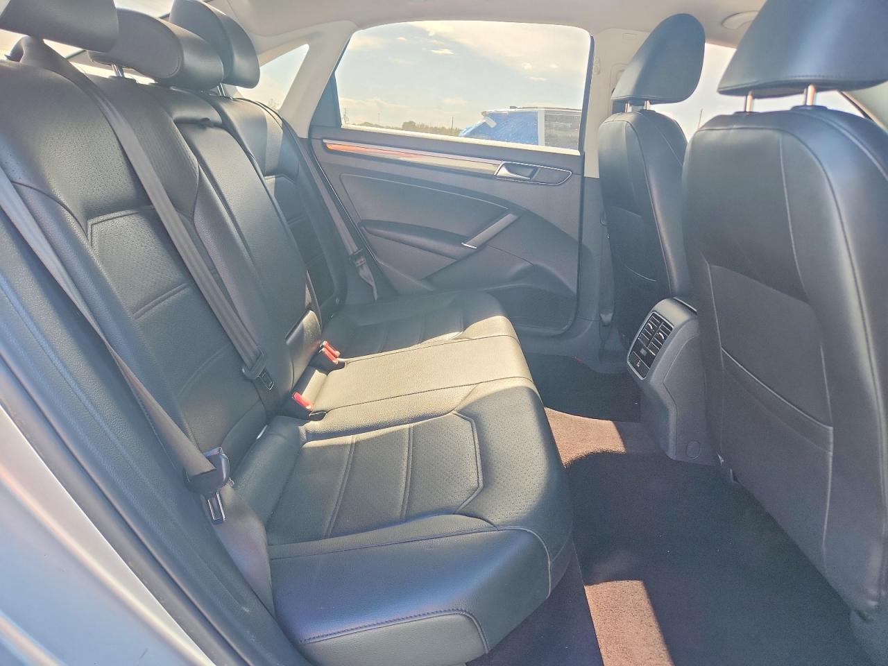 2018 VOLKSWAGEN PASSAT