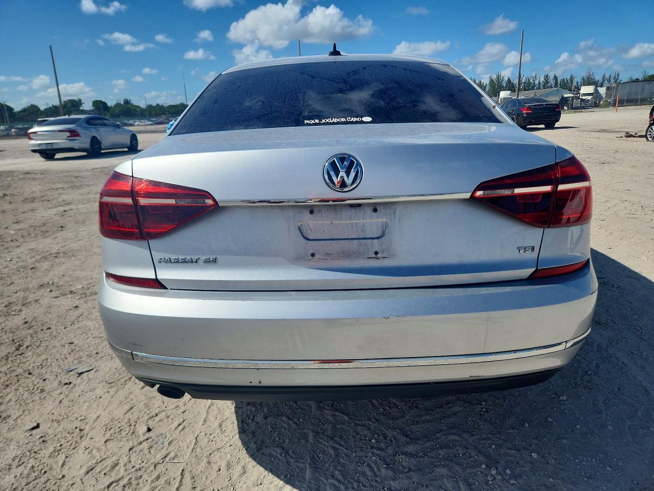 2018 VOLKSWAGEN PASSAT