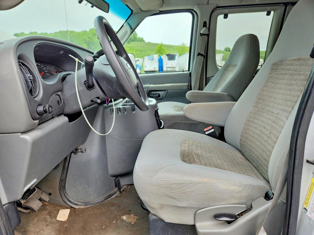 2005 FORD ECONOLINE