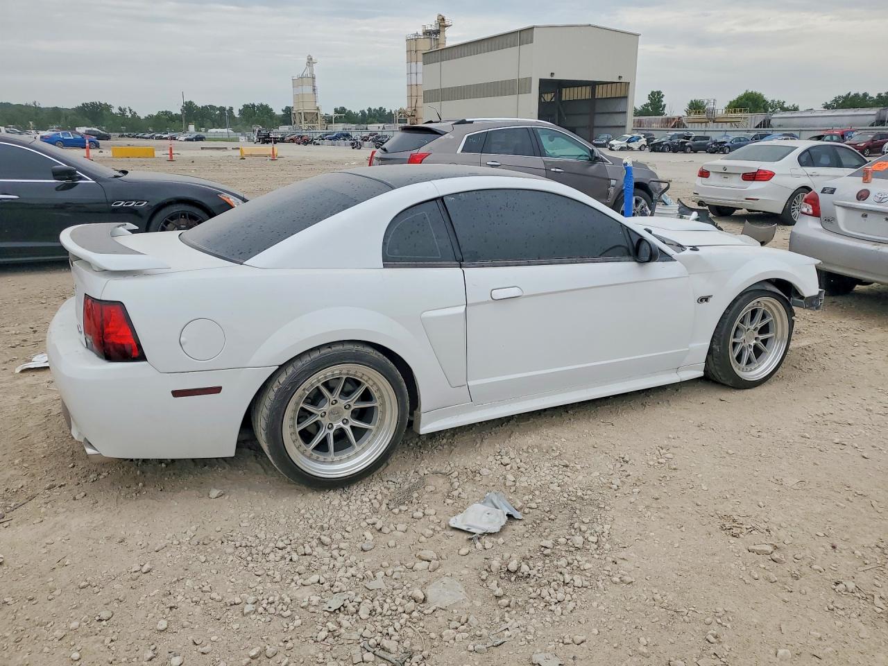 2001 FORD MUSTANG