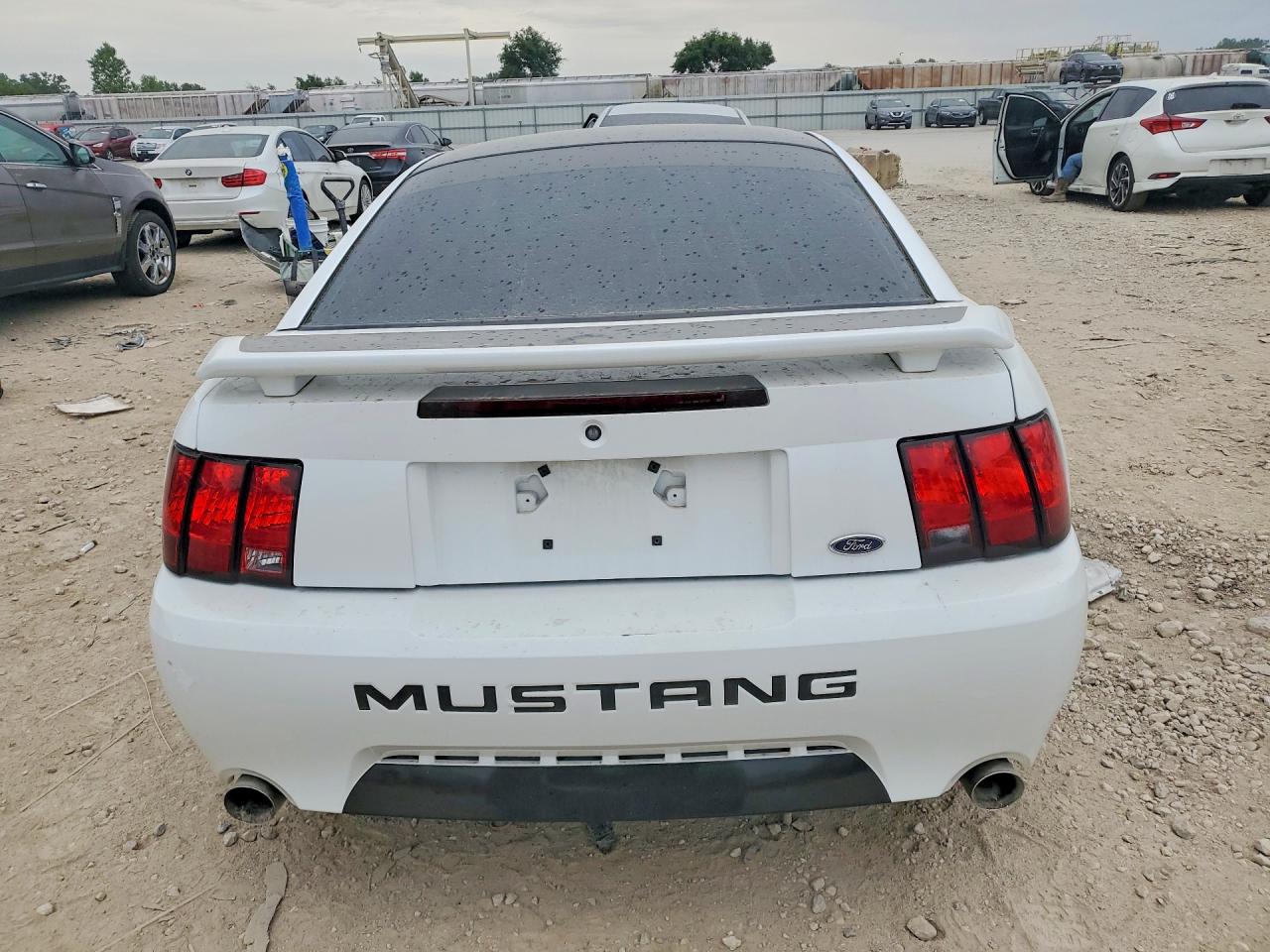 2001 FORD MUSTANG
