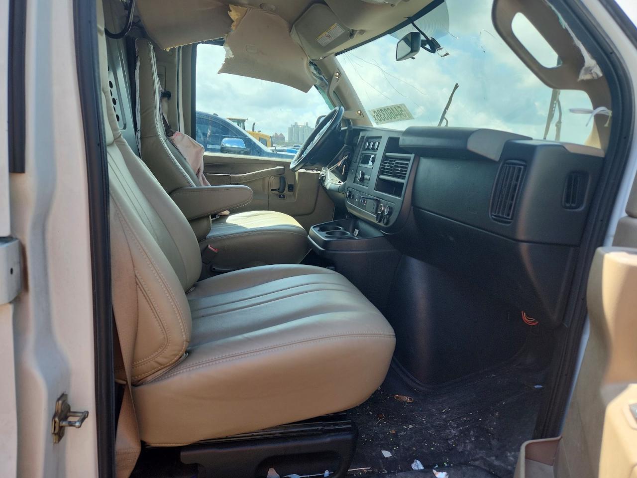 2022 CHEVROLET EXPRESS
