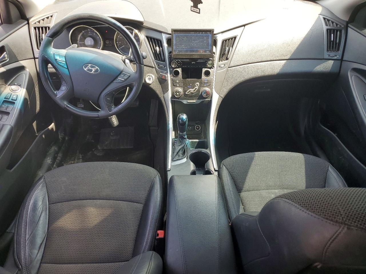 2011 HYUNDAI SONATA