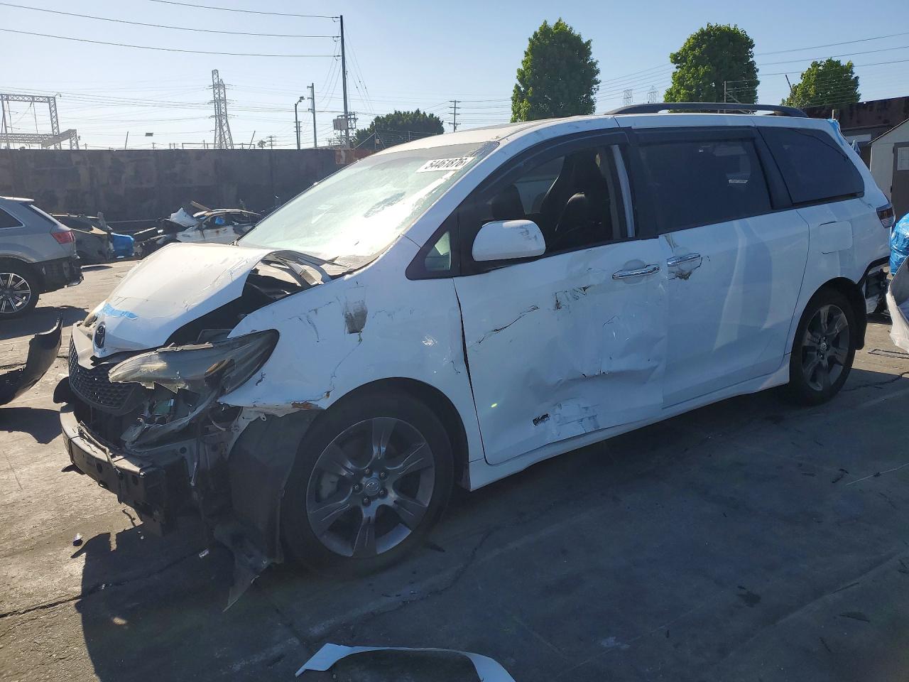 2016 TOYOTA SIENNA