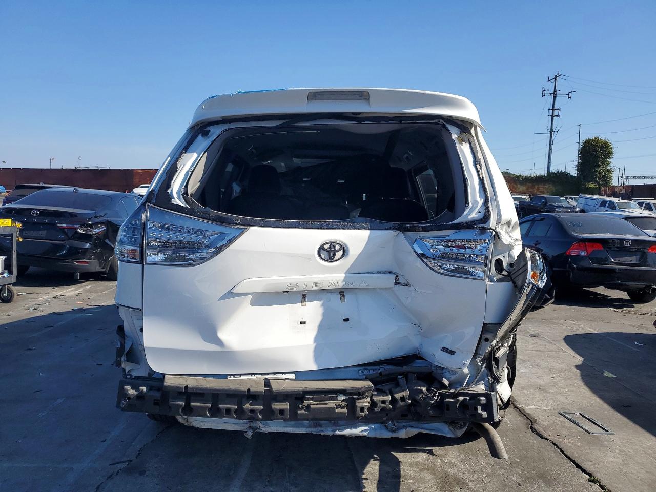 2016 TOYOTA SIENNA