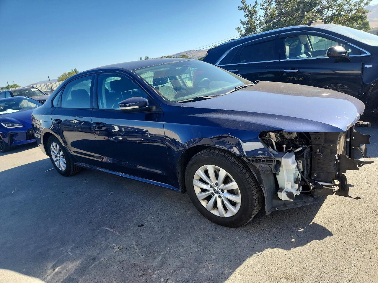 2013 VOLKSWAGEN PASSAT