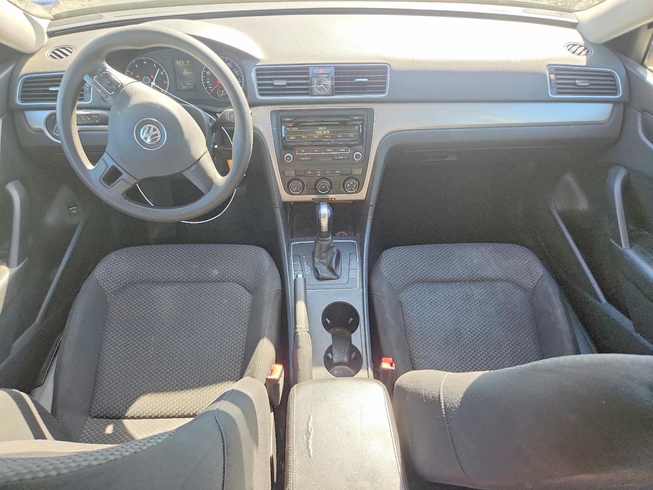 2013 VOLKSWAGEN PASSAT