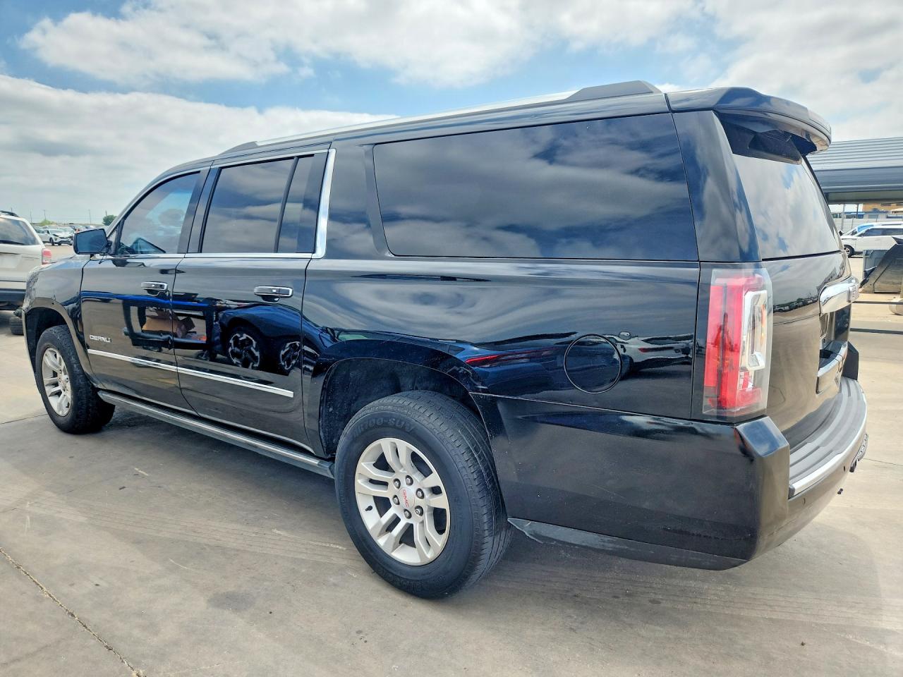 2019 GMC YUKON
