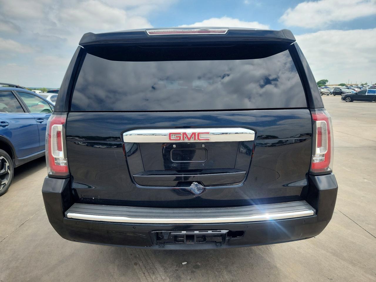 2019 GMC YUKON