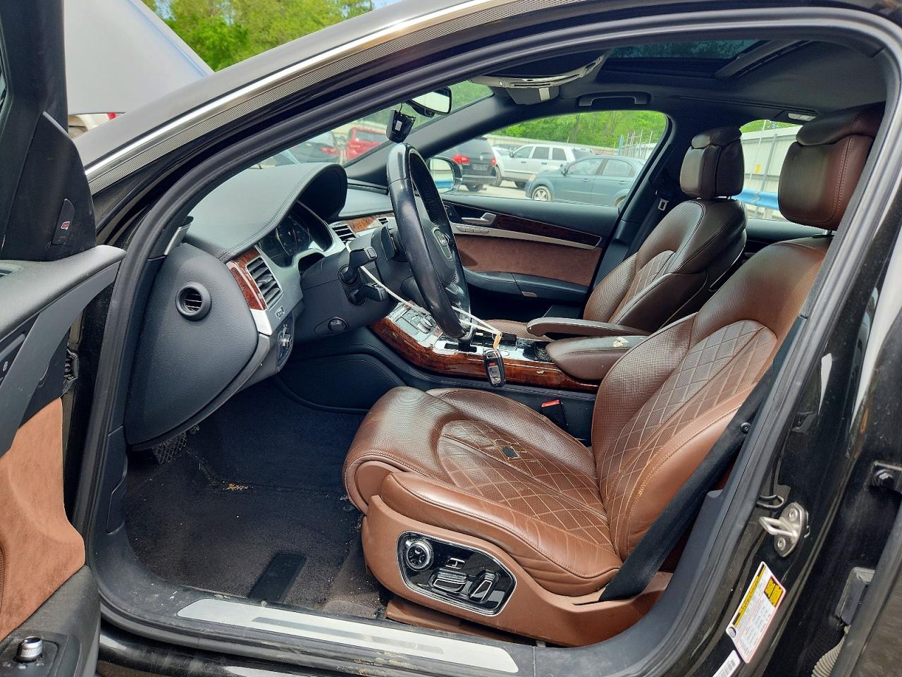 2011 AUDI A8