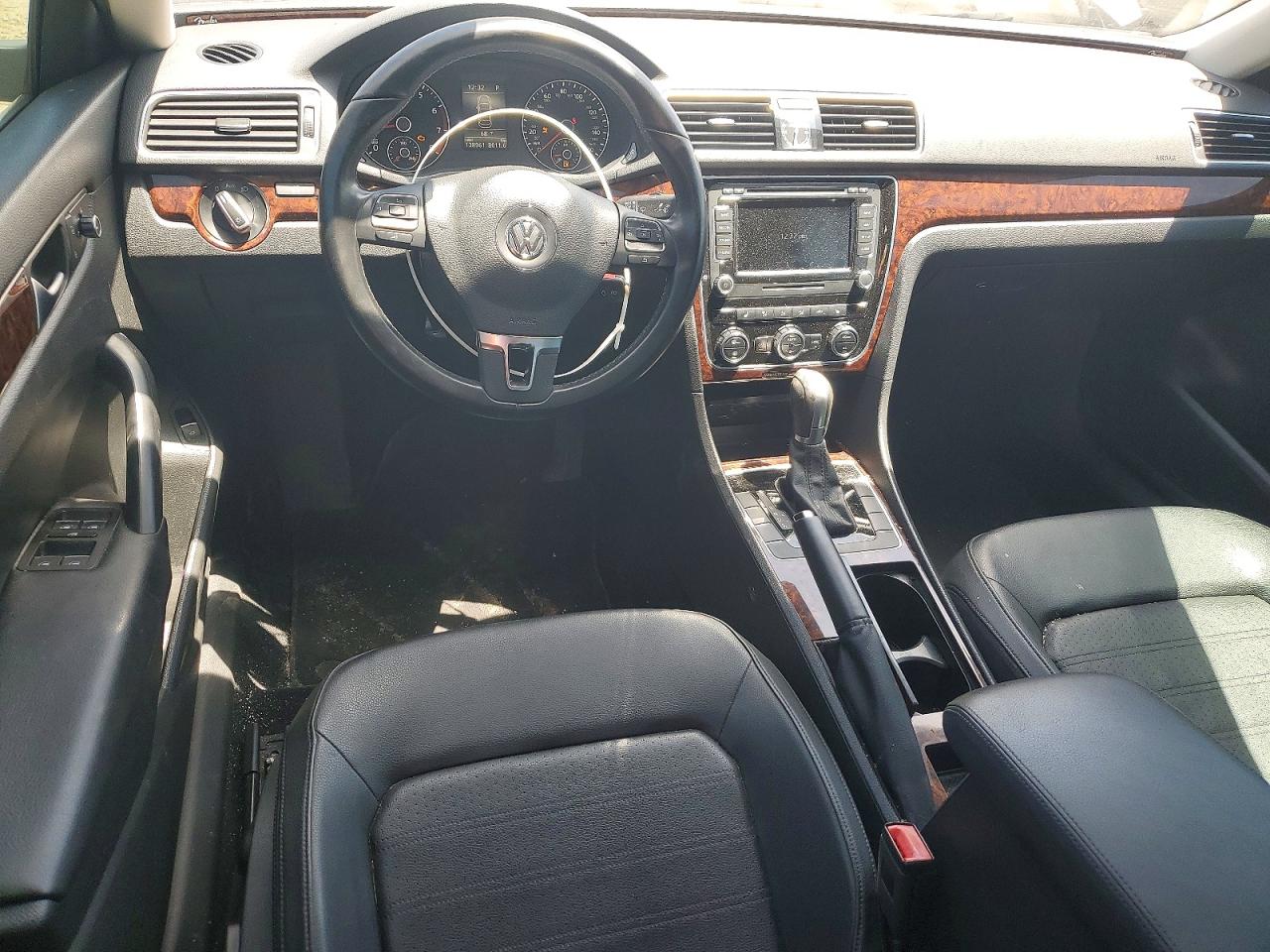2012 VOLKSWAGEN PASSAT