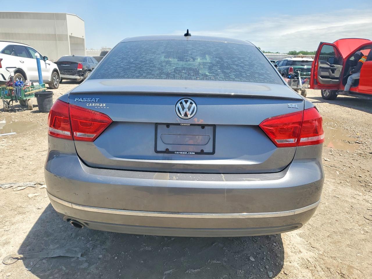 2012 VOLKSWAGEN PASSAT