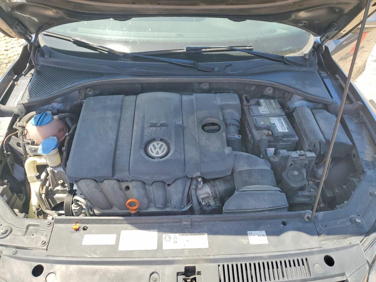 2012 VOLKSWAGEN PASSAT