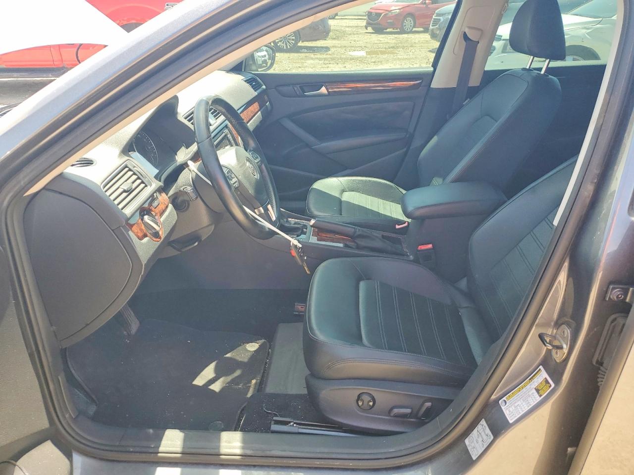 2012 VOLKSWAGEN PASSAT