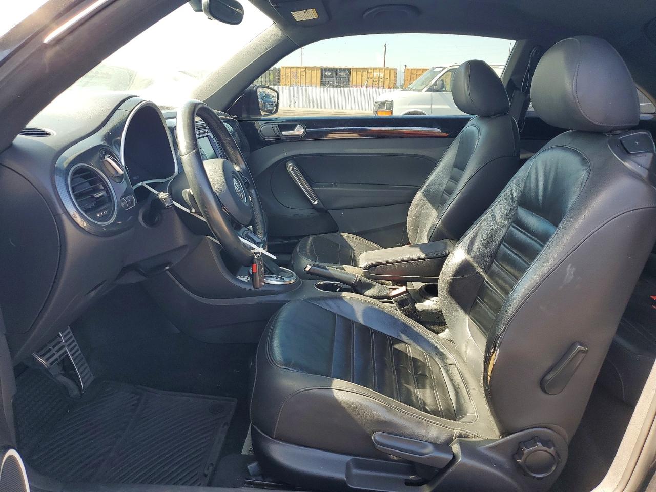 2012 VOLKSWAGEN BEETLE