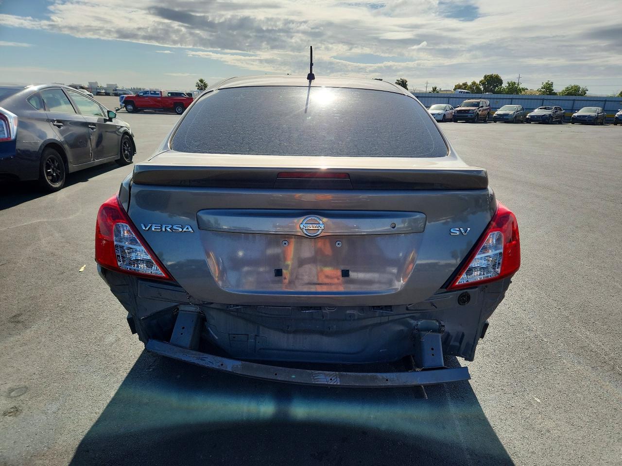 2017 NISSAN VERSA
