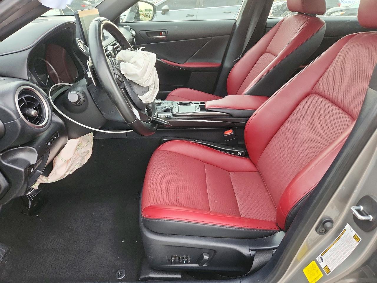2021 LEXUS IS