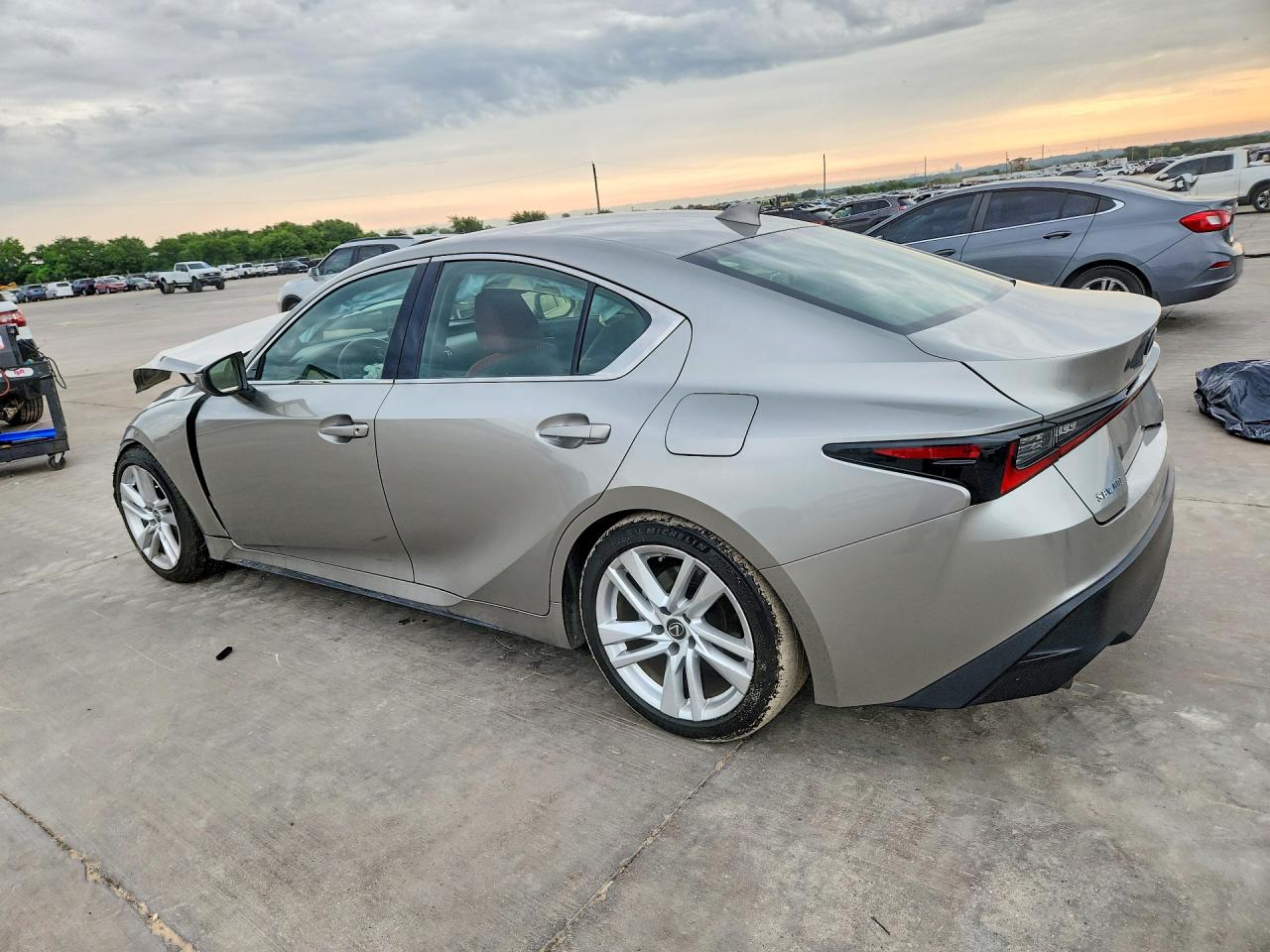 2021 LEXUS IS