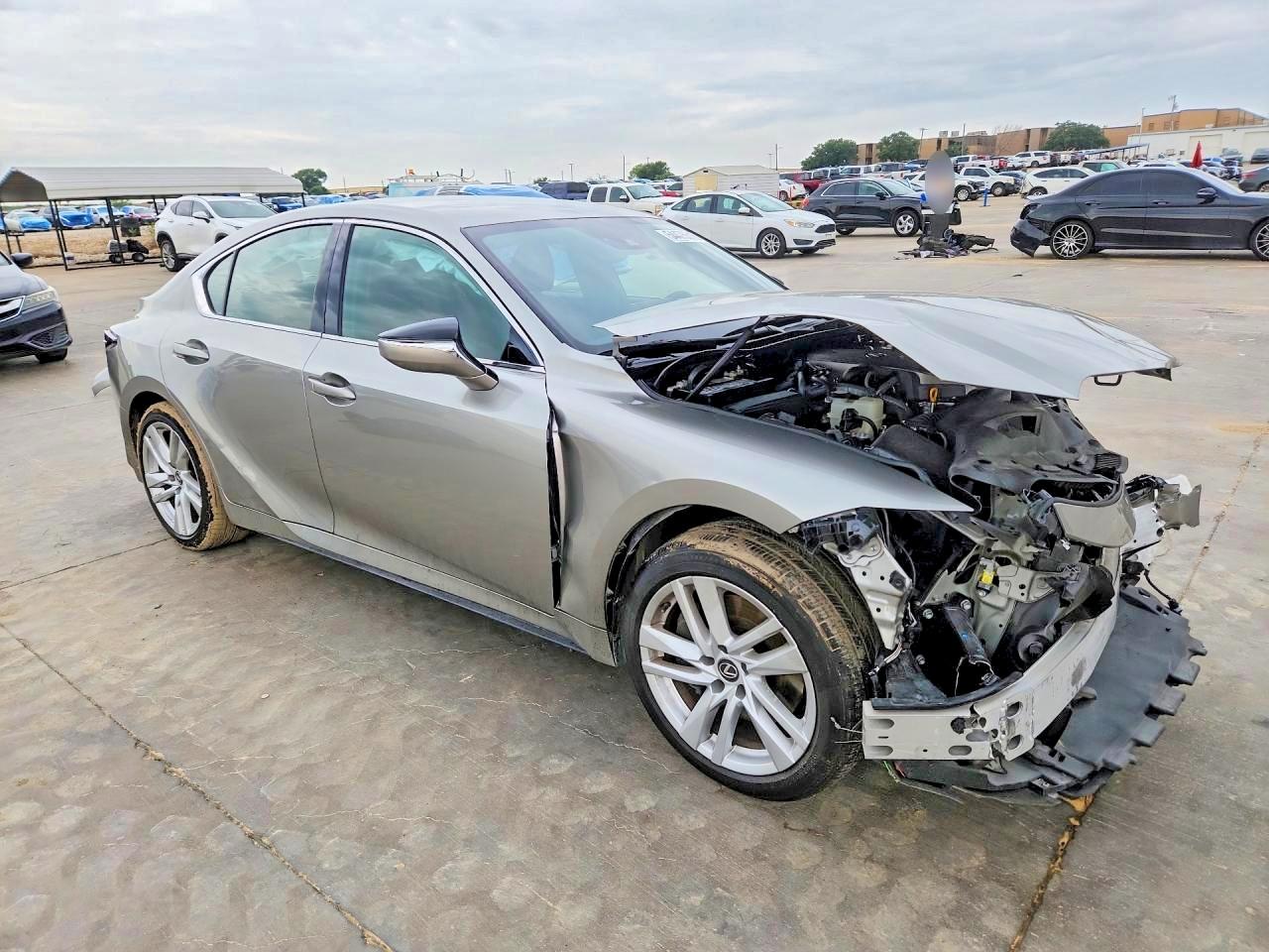 2021 LEXUS IS