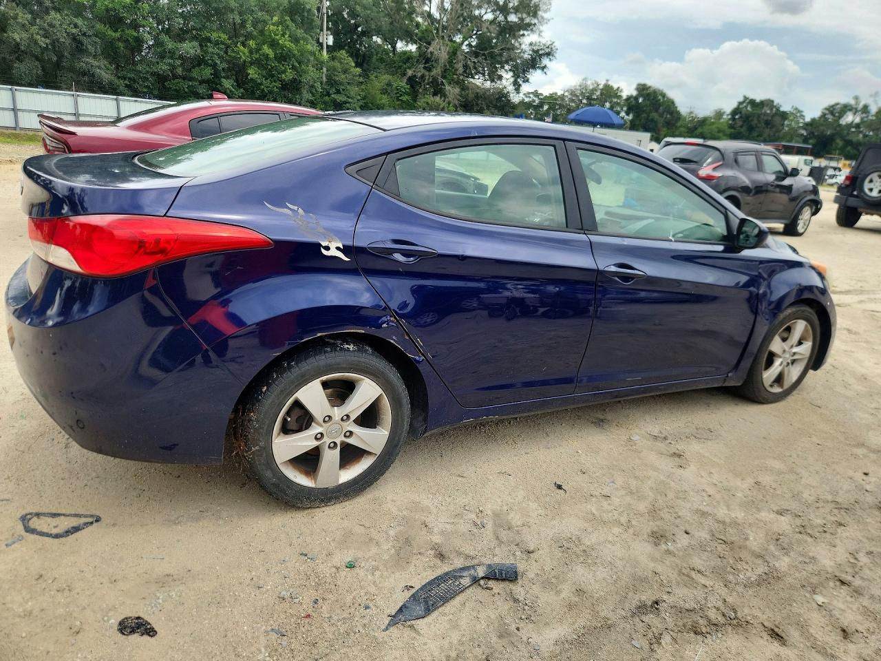 2013 HYUNDAI ELANTRA
