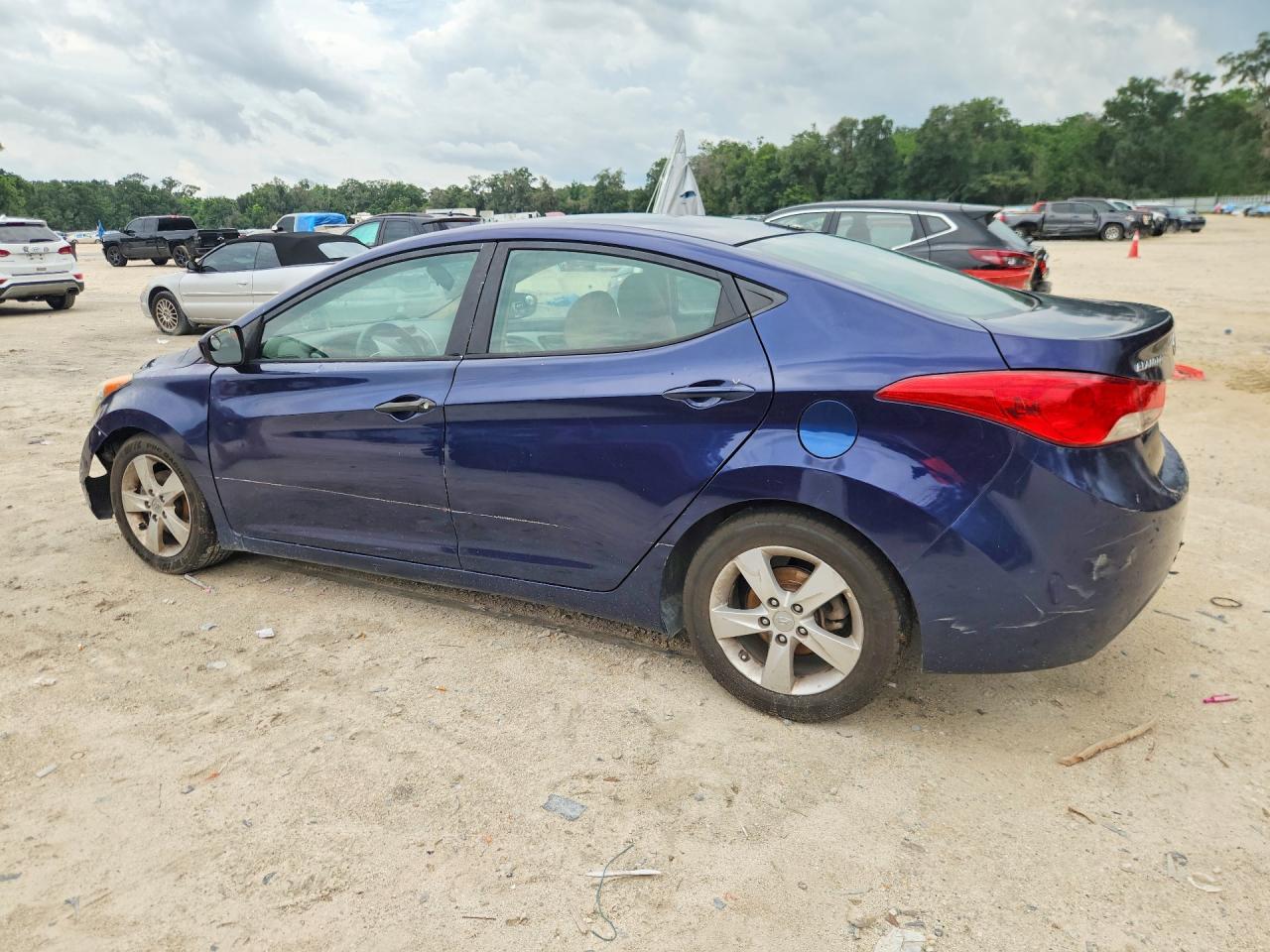 2013 HYUNDAI ELANTRA