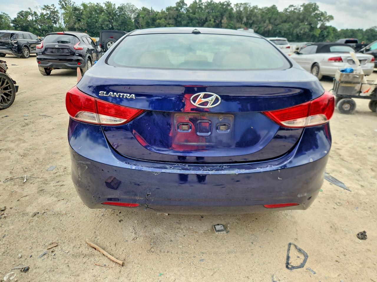 2013 HYUNDAI ELANTRA