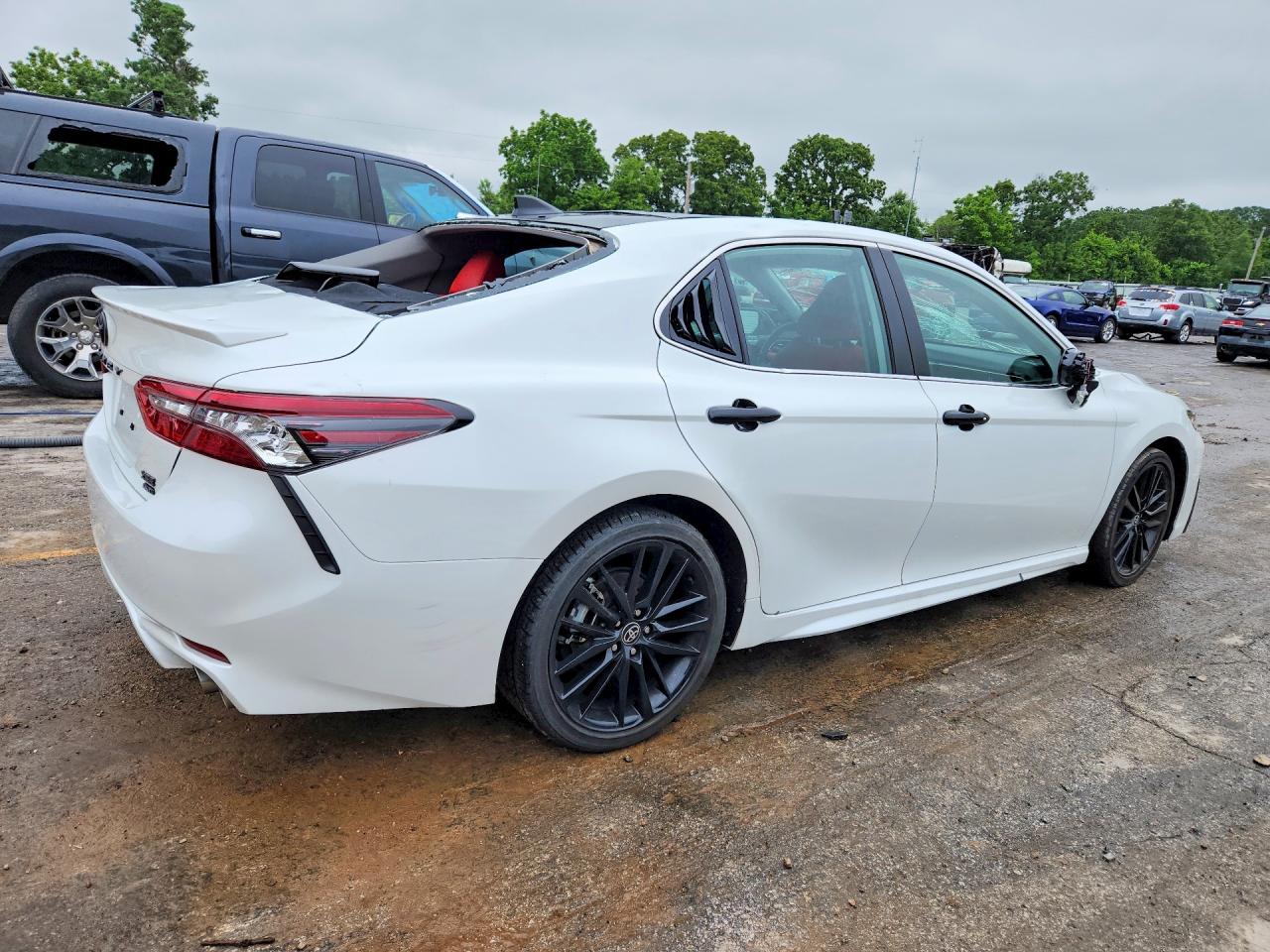 2024 TOYOTA CAMRY