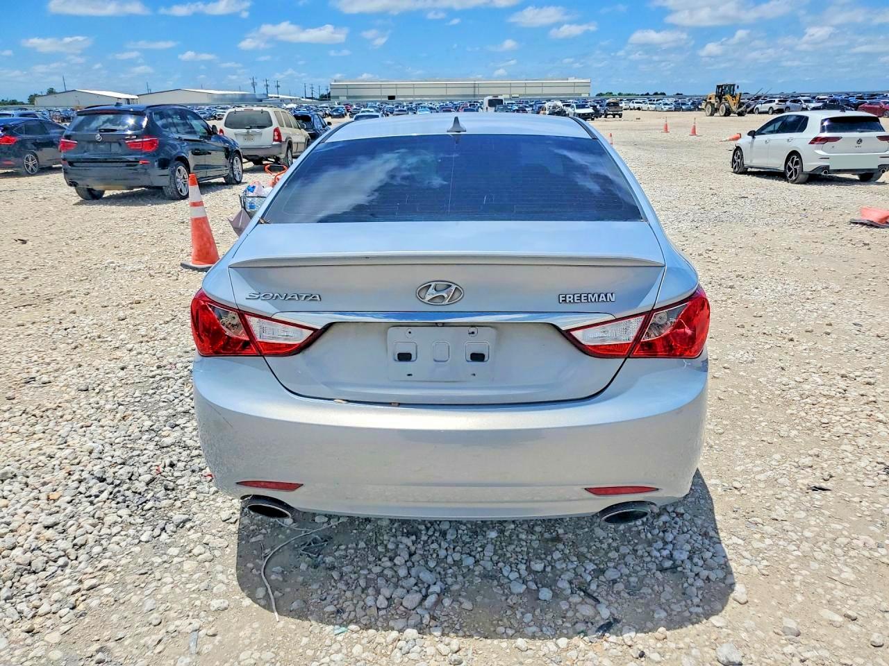 2013 HYUNDAI SONATA