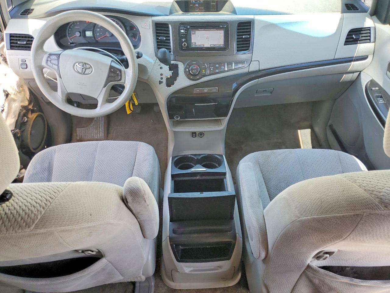 2013 TOYOTA SIENNA