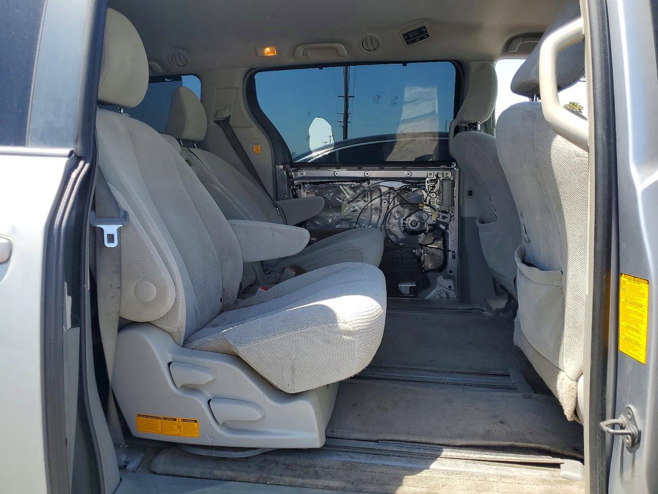 2013 TOYOTA SIENNA