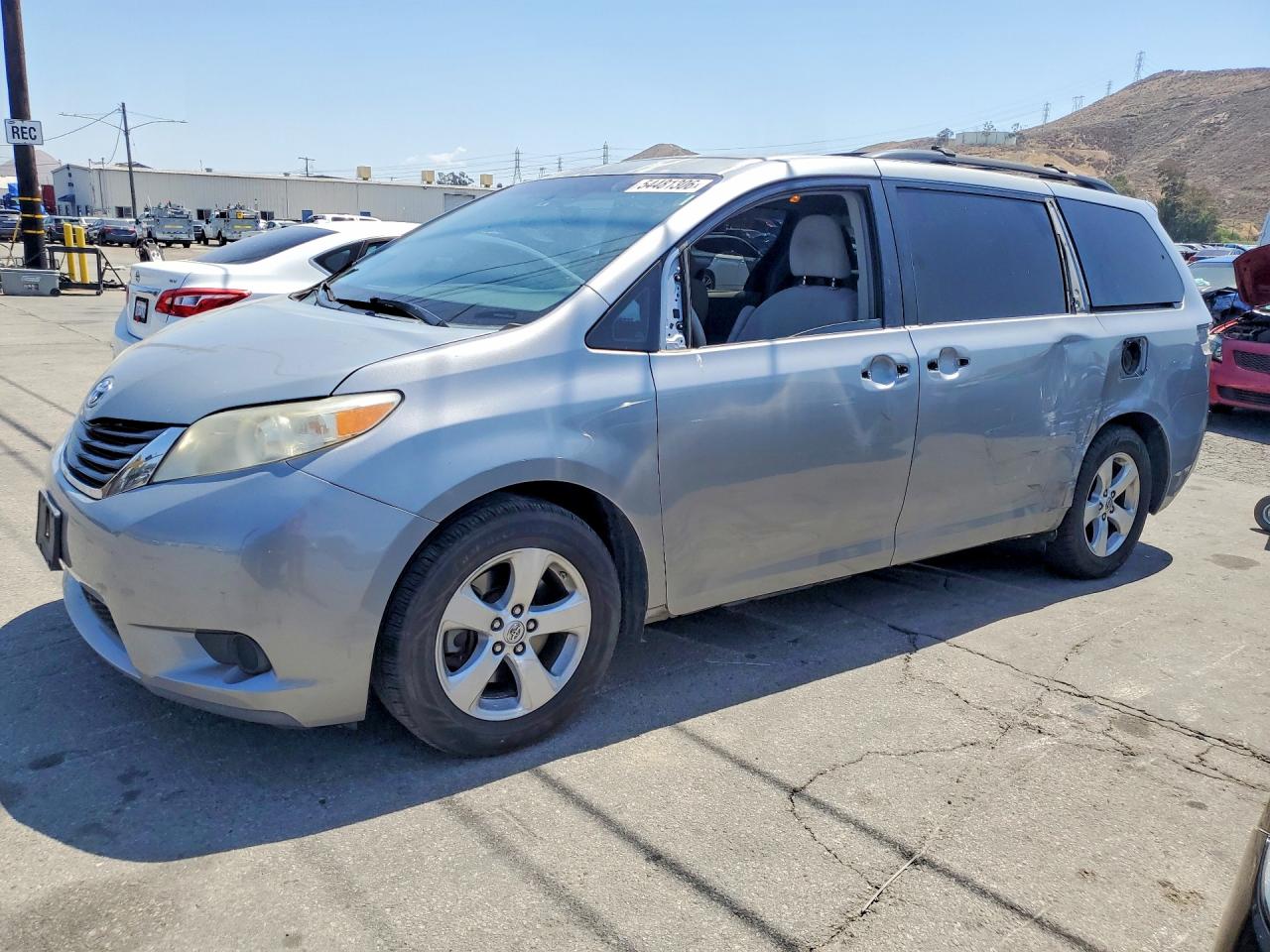 2013 TOYOTA SIENNA