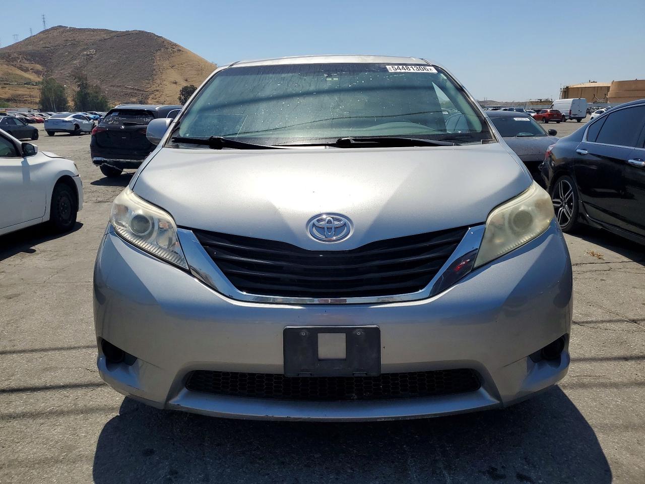 2013 TOYOTA SIENNA