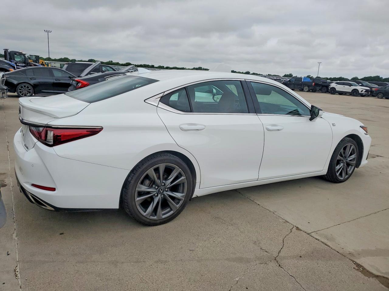 2021 LEXUS ES350